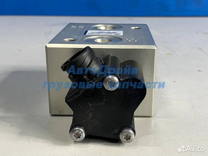 Клапан уровня пола Вольво FH FM главный