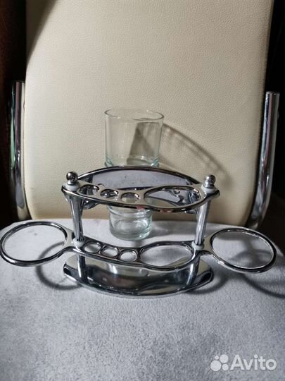 Полка со стаканами