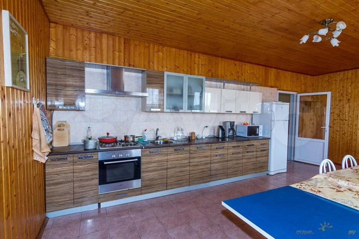 Гостиница, 1200 м²