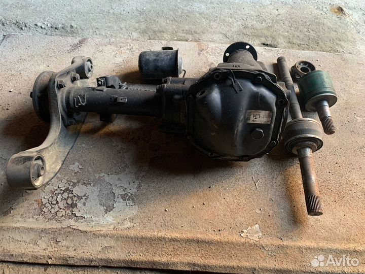 Передний редуктор на mitsubishi Delica 1996