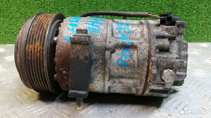 Компрессор кондиционера Kia Carnival