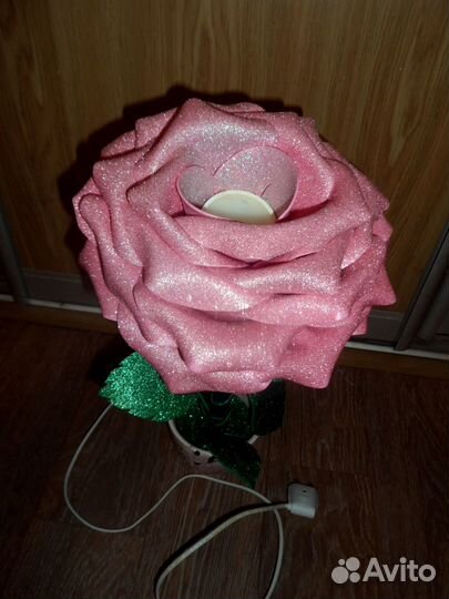 Светильник настольный роза