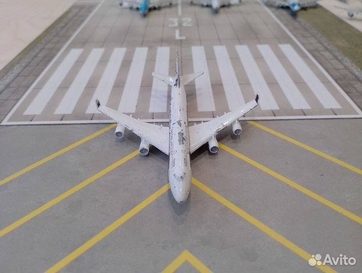 Самолёт Boeing 747 