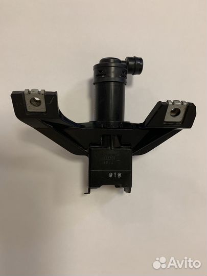 Форсунка омывателя фар левая на Lexus RX 300/350