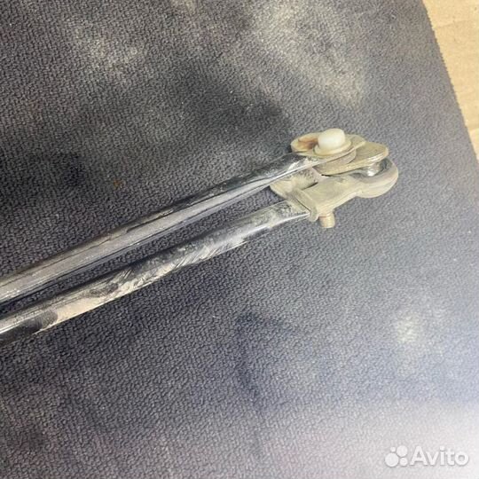 Моторчик стеклоочистителя передний Hyundai Accent