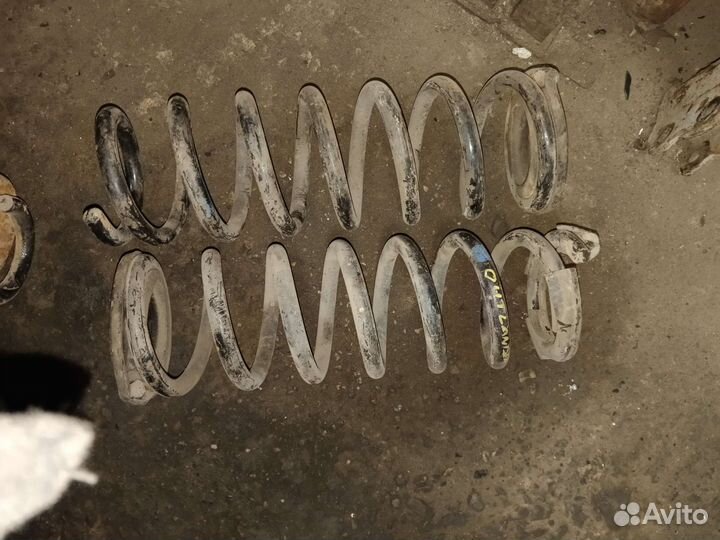 Задние пружины Mitsubishi Outlander XL