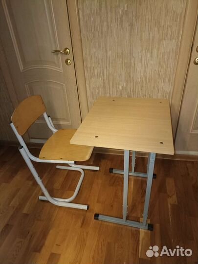 Парта и стул