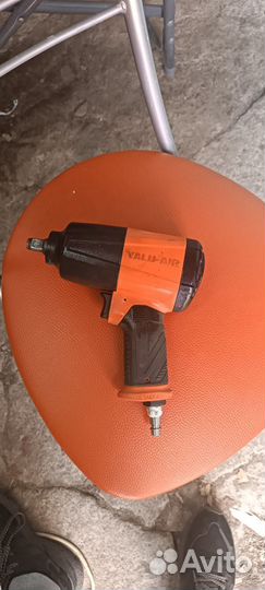 Гайковерт пневматический