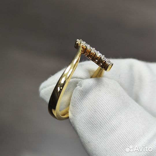 Золотое кольцо с бриллиантами