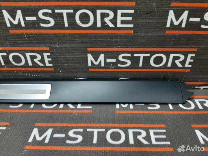 Накладка на порог салона передняя правая Audi A8