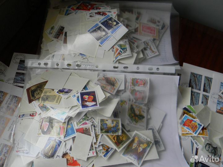 Почтовые марки мира и СССР: более 30 килограммов