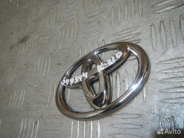 Эмблема на крышку багажника, Toyota -corolla 210