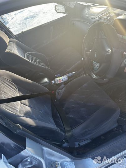 Mazda Familia 1.6 AT, 2000, битый, 145 000 км