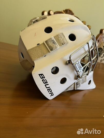 Хоккейный шлем