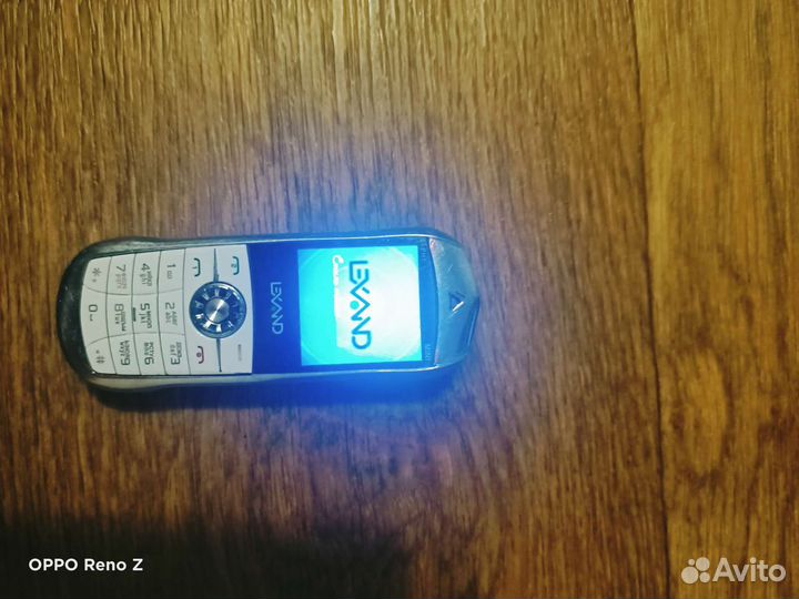 Мобильные телефоны на запчасти