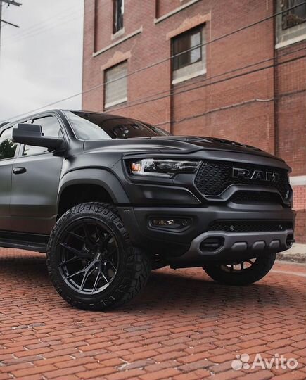 Кованые диски GT Forged R20 на Ram TRX