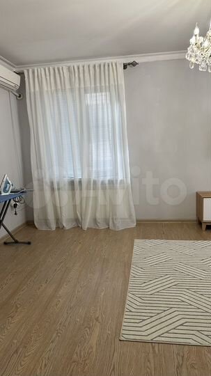 2-к. квартира, 74 м², 6/6 эт.