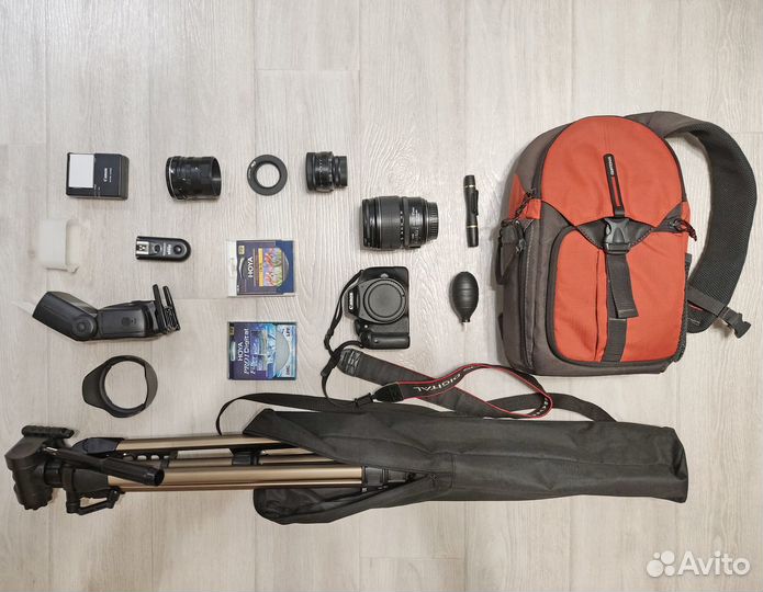 Фотоаппарат Canon 550d + комплект начин. фотографа