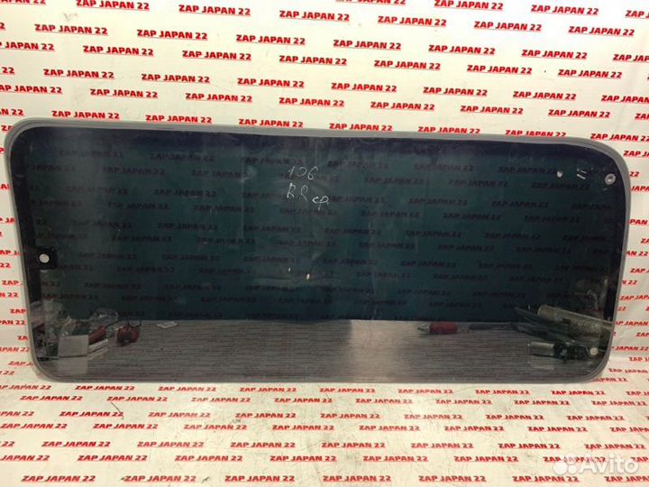 Стекло боковое заднее правое Toyota Hiace KZH106