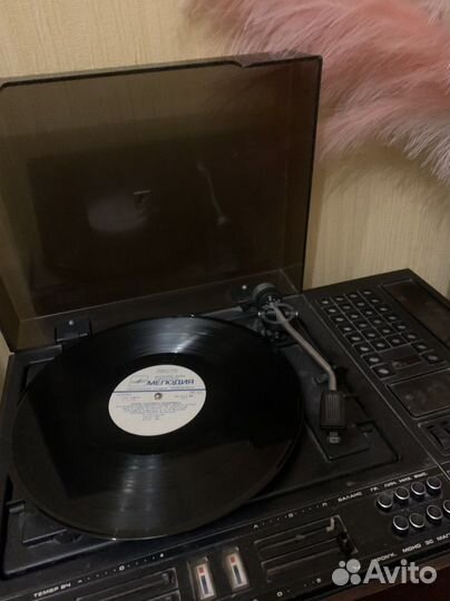 Виниловый проигрыватель estonia-008-stereo