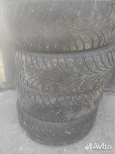 Sava Eskimo Stud 215/65 R16 98T