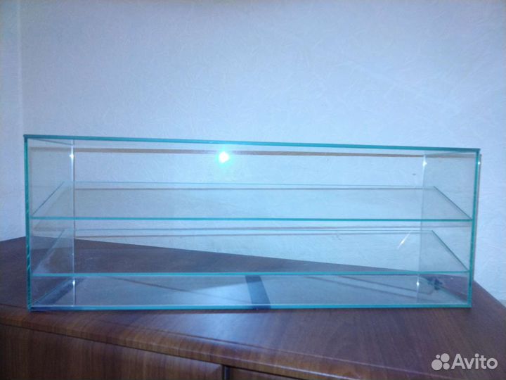 Стеклянная полка