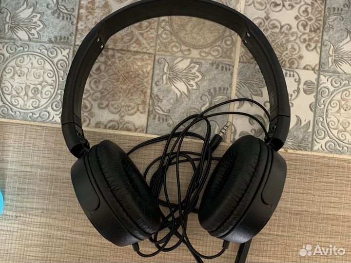 Проводные наушники с микрофоном