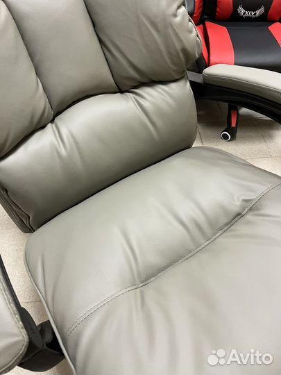 Офисное кожаное кресло руководителя