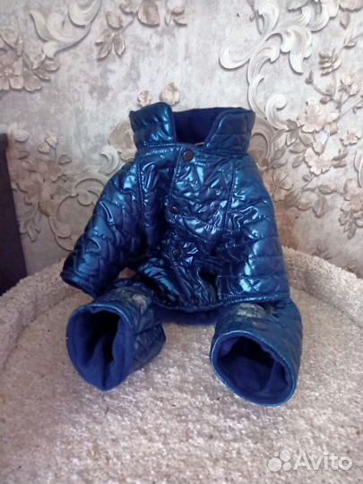 Лежанка для собаки +комбинезон на среднюю собаку