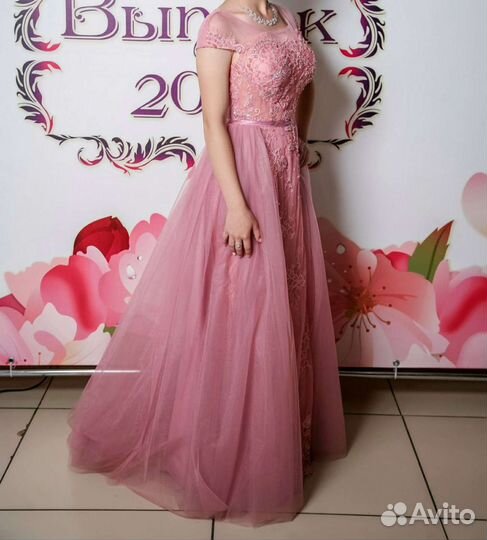 Вечернее платье