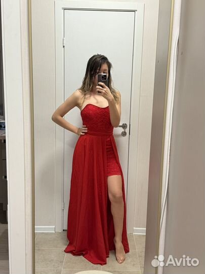 Платье от бренда 