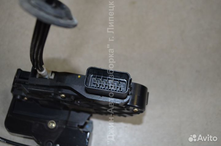 Замок передний Land Rover Discovery 3