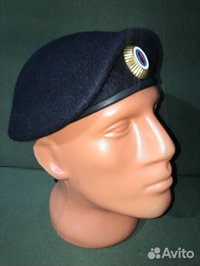 Берет полиции