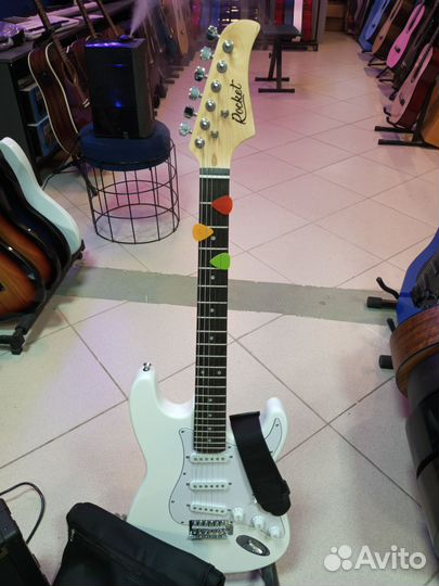Набор электрогитара с комбиком+аксессуары