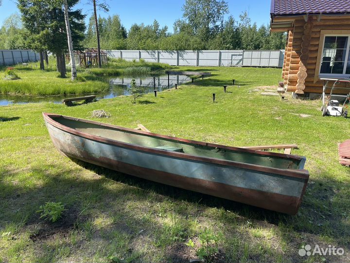 Лодка Кефаль