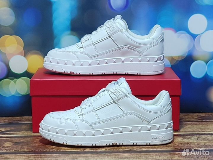 Кроссовки кожаные Valentino