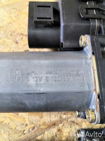 Моторчик стеклоподъемника Audi A6