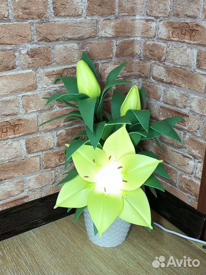 Светильник Лилия