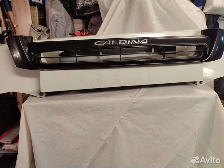 Решетка радиатора toyota caldina 195 куз 1996 г