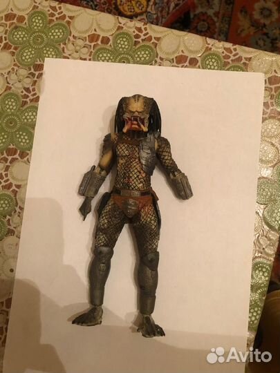 Хищник фигурка