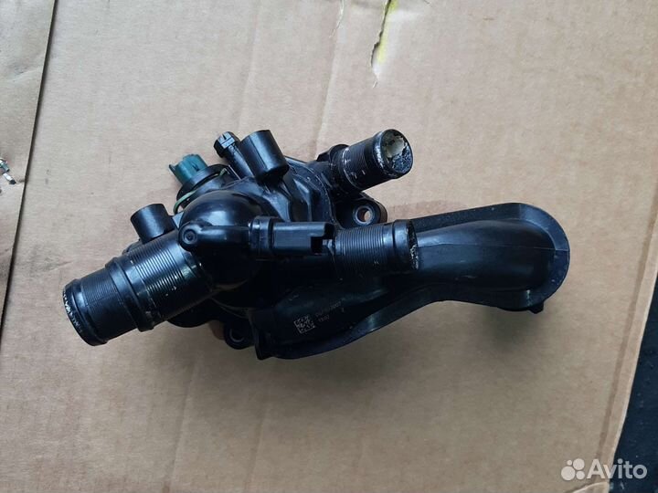 Корпус термостата Пежо 308 Ситроен С4 1.6i EP6