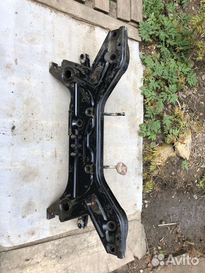 Подрамник передний митсубиси кольт