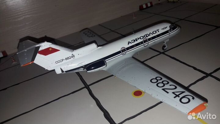 Як-40 в М.1;72 (поздней серии)