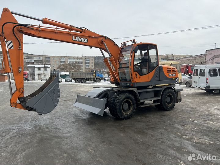 Колёсный экскаватор UMG E140W, 2018