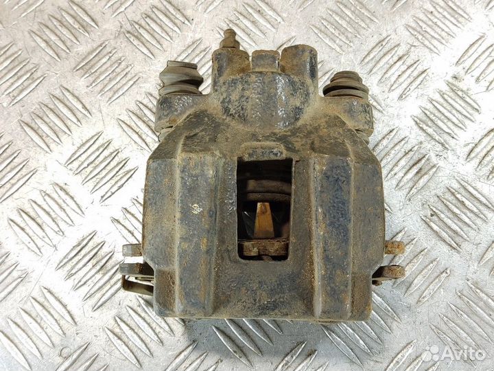 Суппорт задний правый Ml 163