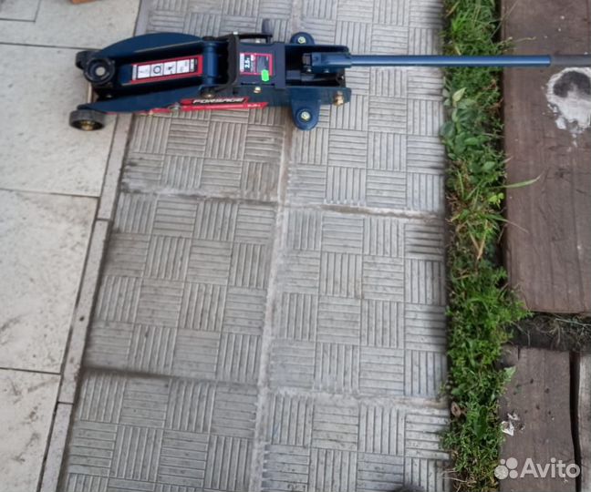 Домкрат подкатной, 2,5 тонны