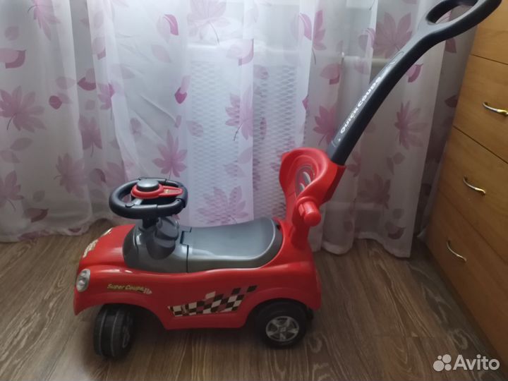 Машинка каталка толокар с ручкой