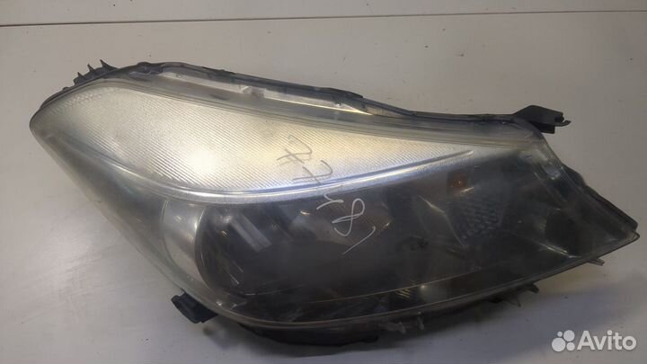 Фара (передняя) Toyota Yaris, 2012