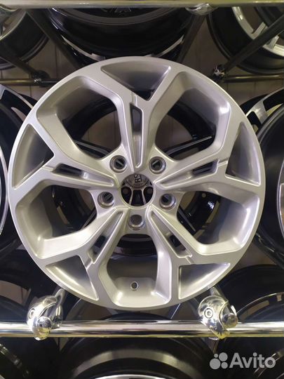 Диски R16 5x114,3 et43 d 67,1 RST R016 SL