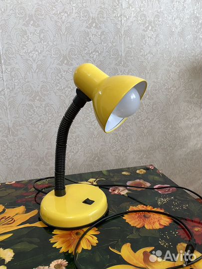 Лампа настольная